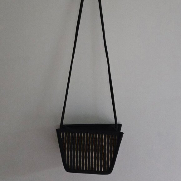 Baskets of Cambodia Black and Tan Crossbody Woven Sustainable Handbag, NWOT - Picture 3 of 9